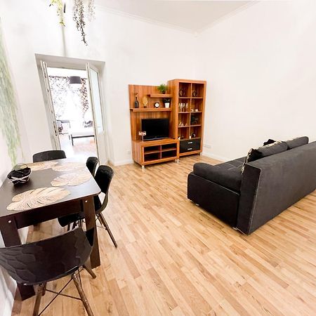Charming Apartments In The Heart Of Lviv - Valova, Nasypna Str Extérieur photo
