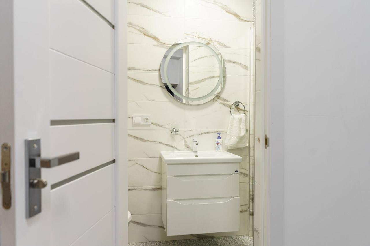 Charming Apartments In The Heart Of Lviv - Valova, Nasypna Str Extérieur photo