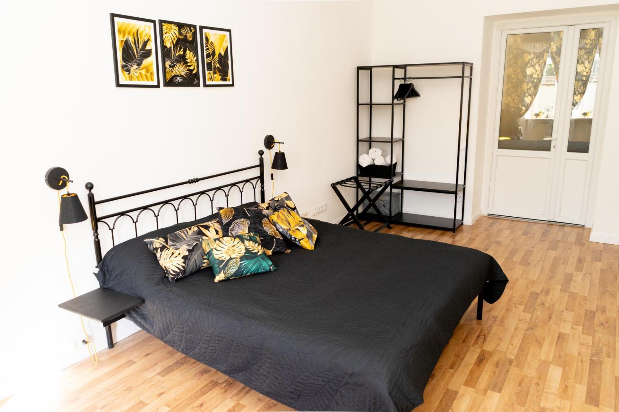 Charming Apartments In The Heart Of Lviv - Valova, Nasypna Str Extérieur photo