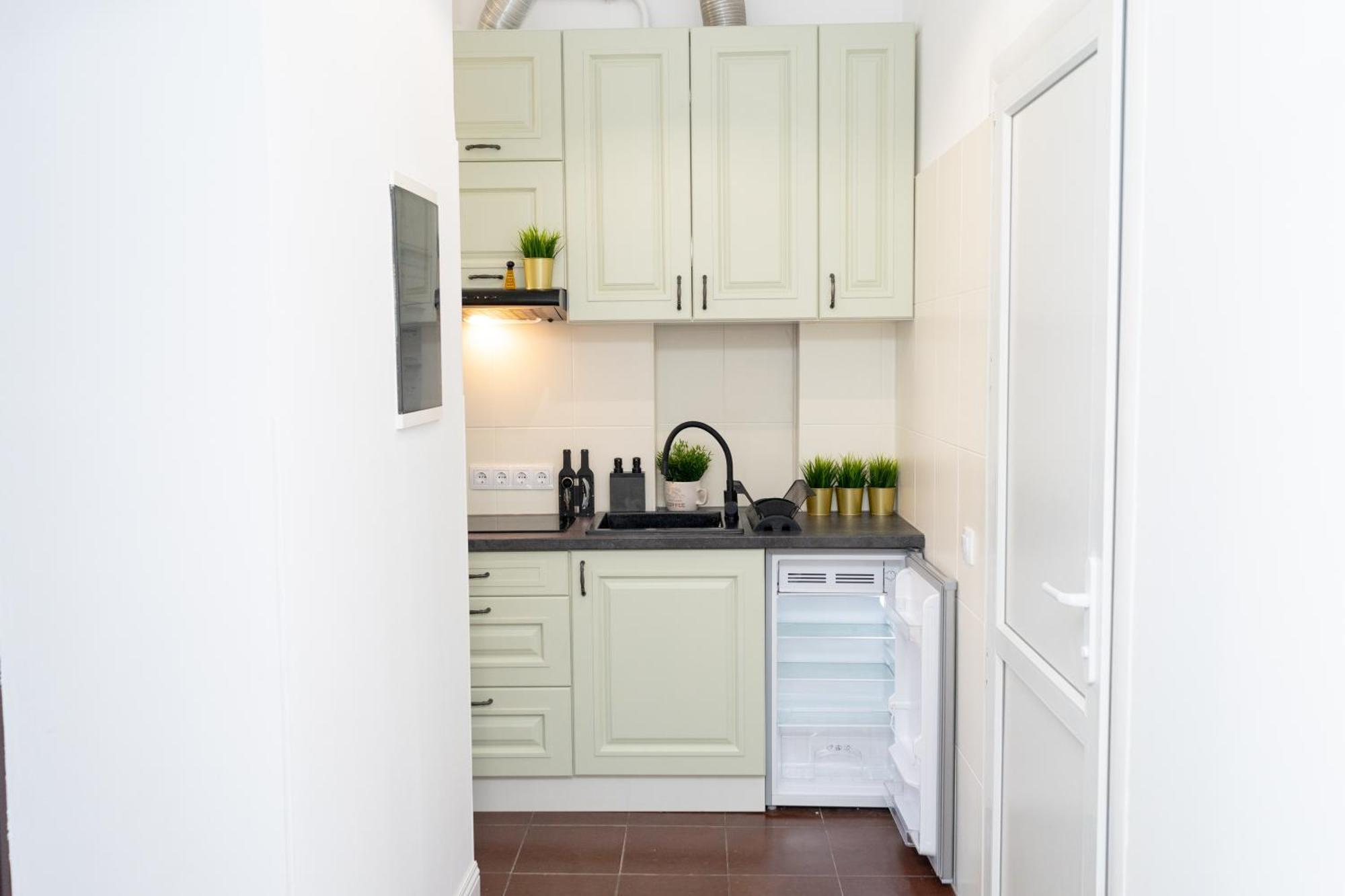 Charming Apartments In The Heart Of Lviv - Valova, Nasypna Str Extérieur photo